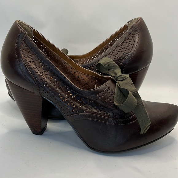 Bertie Uk Leather Heals Oxfords Brogues 